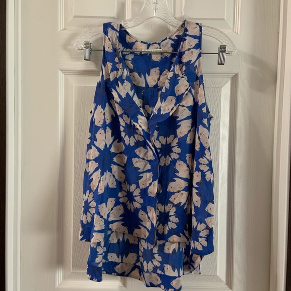 Alice + Olivia Tops - Alice + Olivia Blue Daisy Crane Print Tank Blouse